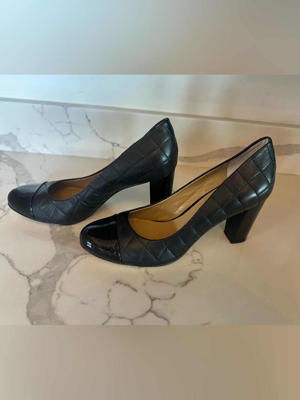 Ann Taylor Black Quilted Leather & Patent leather Cap-Toe Pumps, Sz 8